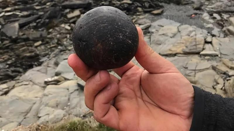 Misteriosas bolas de pedra de 5 mil anos são encontradas em ilha na Escócia-0