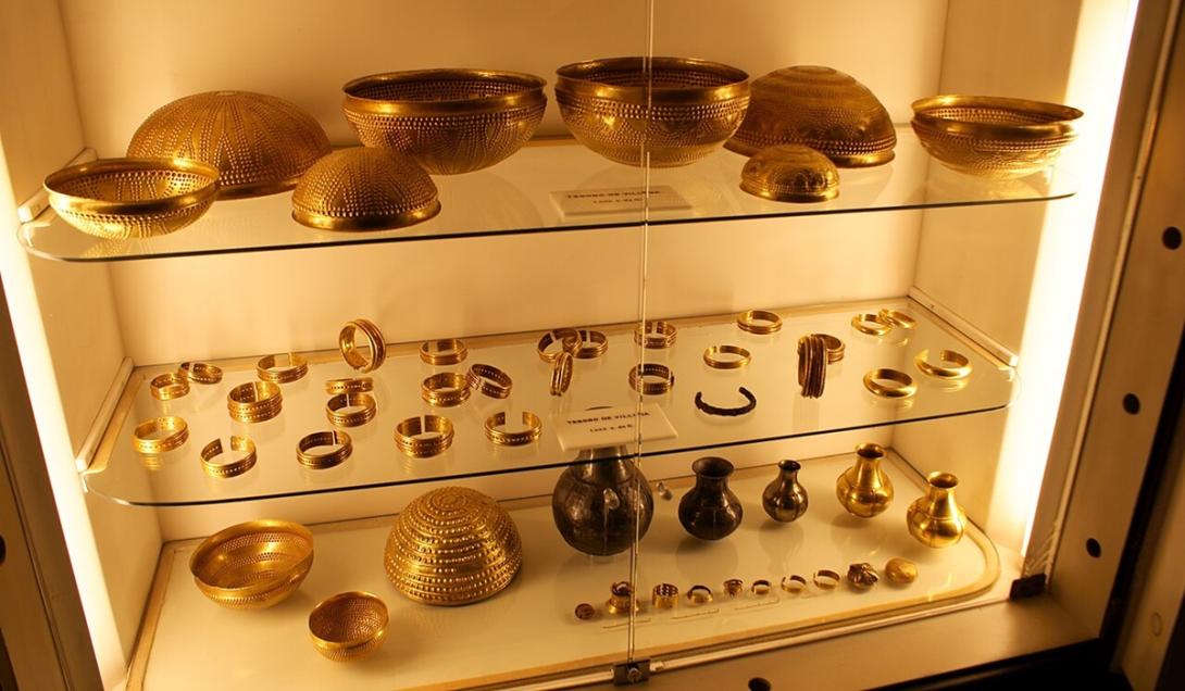 Peças de tesouro da Idade do Bronze foram criadas com metal extraterrestre-0